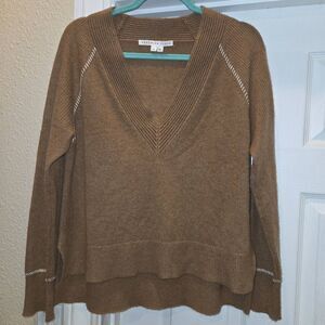 Veronica Beard Preta V-Neck Cashmere Sweater, camel size M